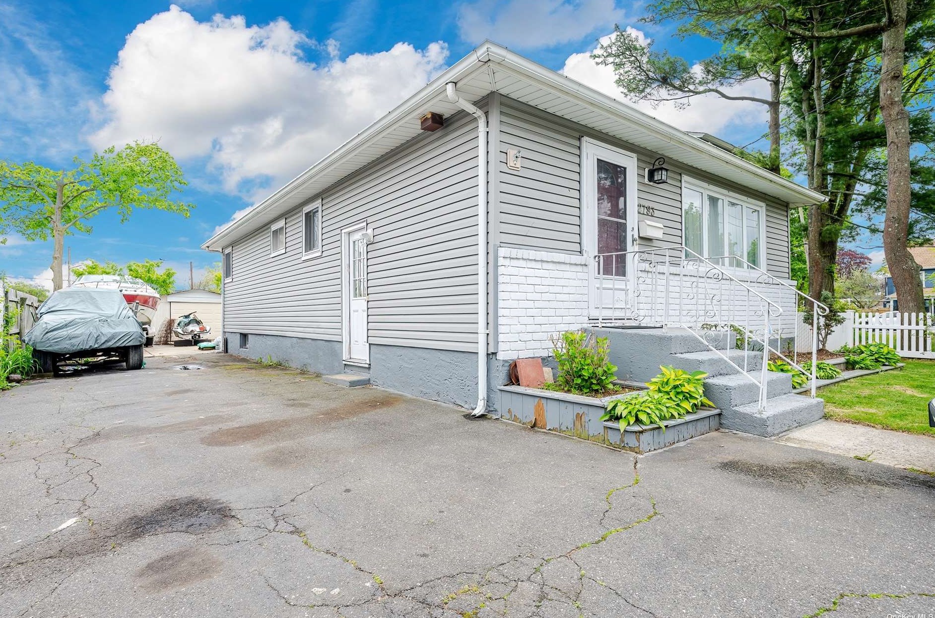 2793 Grand Ave, North Baldwin, NY 11510-4032