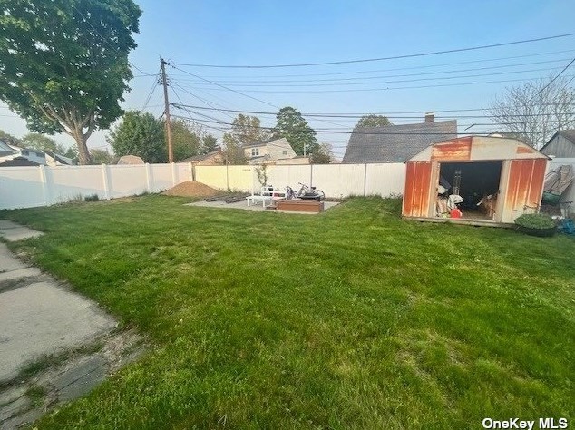 23 Dome Ln, North Wantagh, NY 11793