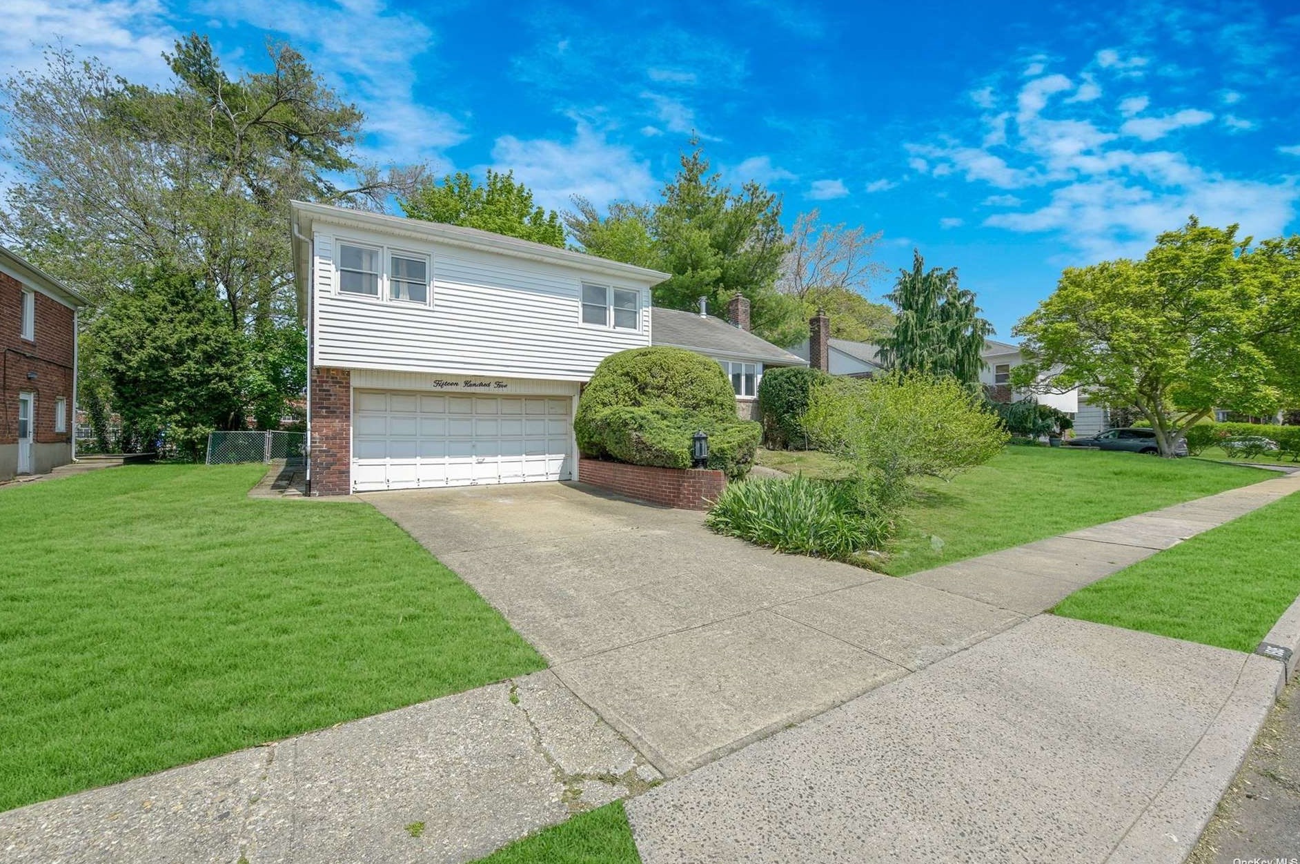 1505 Eric Ln, Hempstead, NY 11554