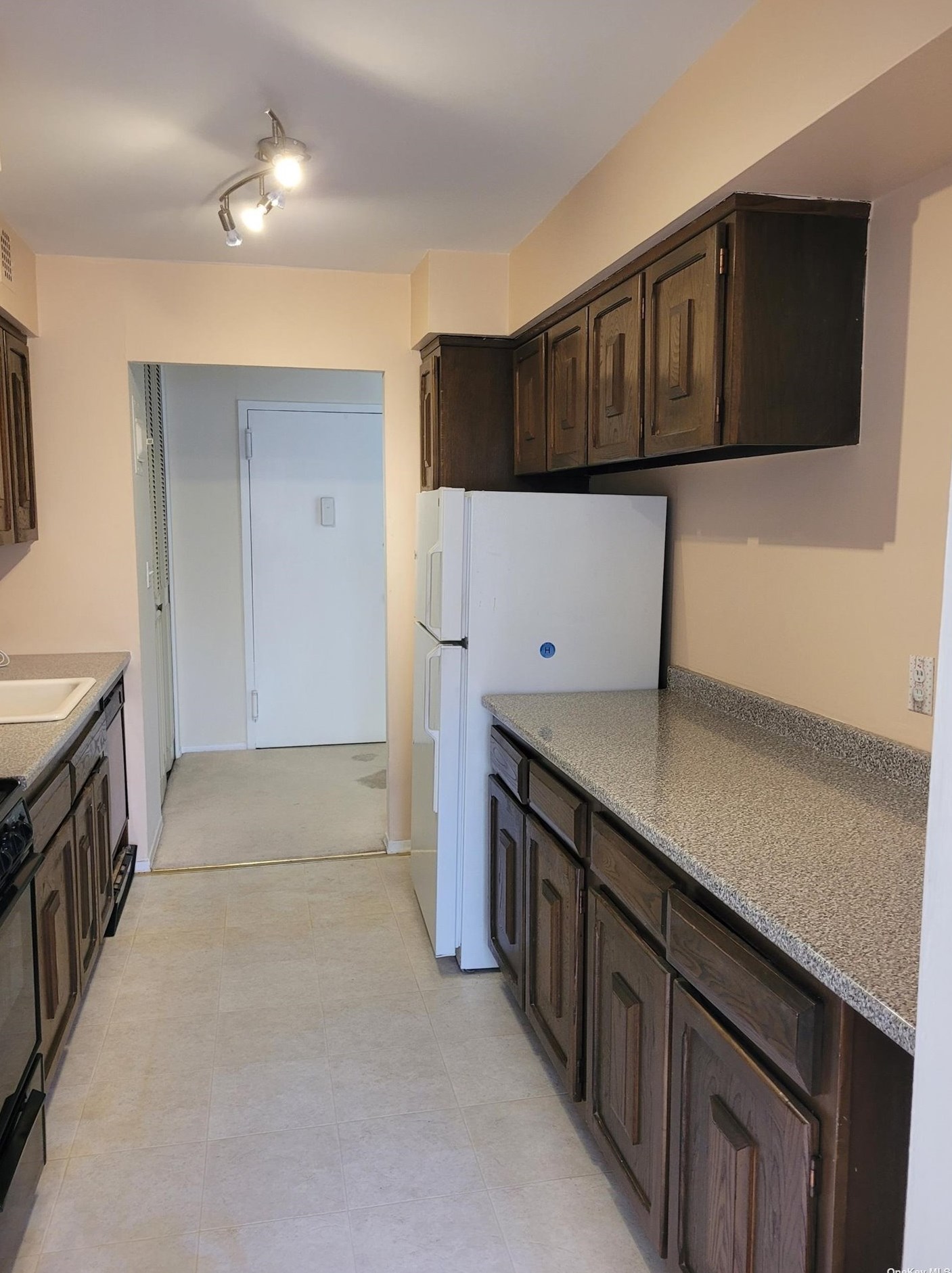 250 N Village Ave #b2, Rockville Centre, NY 11570
