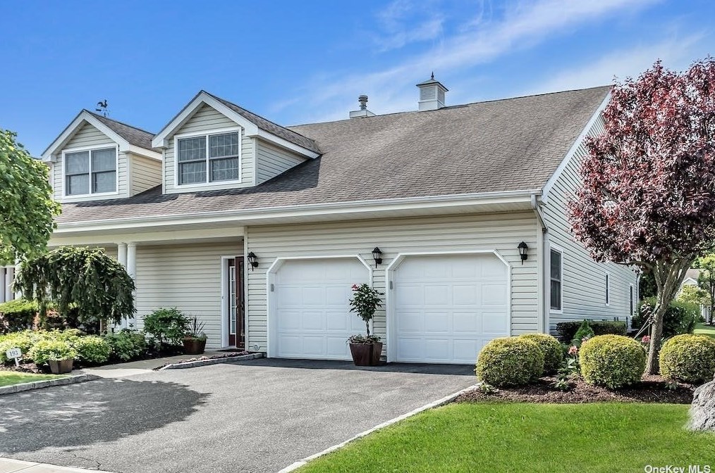 193 Pond View Dr, Port Washington, NY 11050-2460