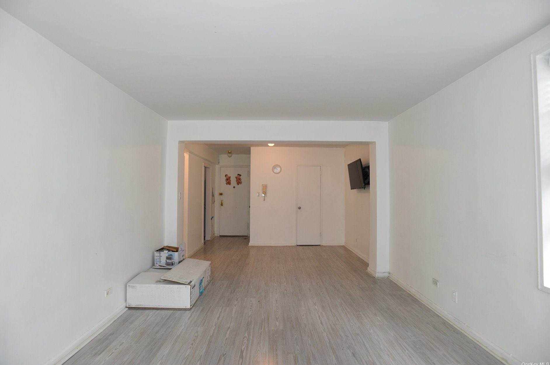 65-65 Wetherole St #4s, Flushing, NY 11374