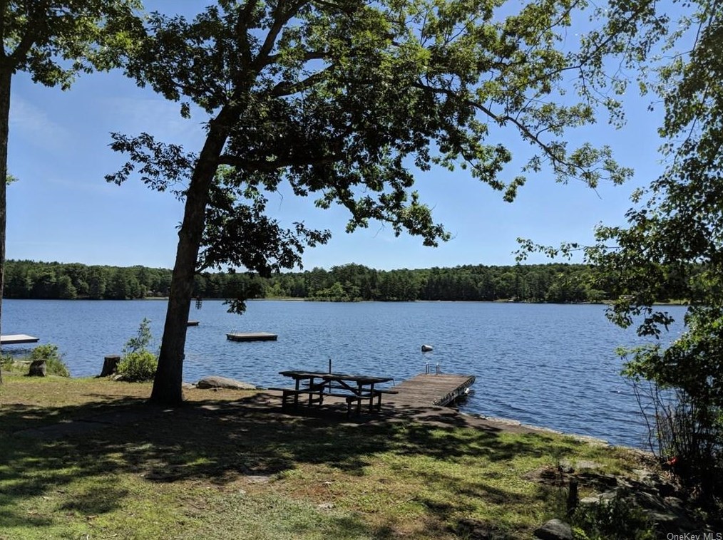 149 Mohican Trl, Glen Spey, NY 12737-5948