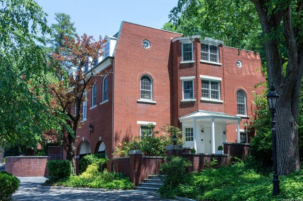 152 Broadway, Dobbs Ferry, NY 10522-2832