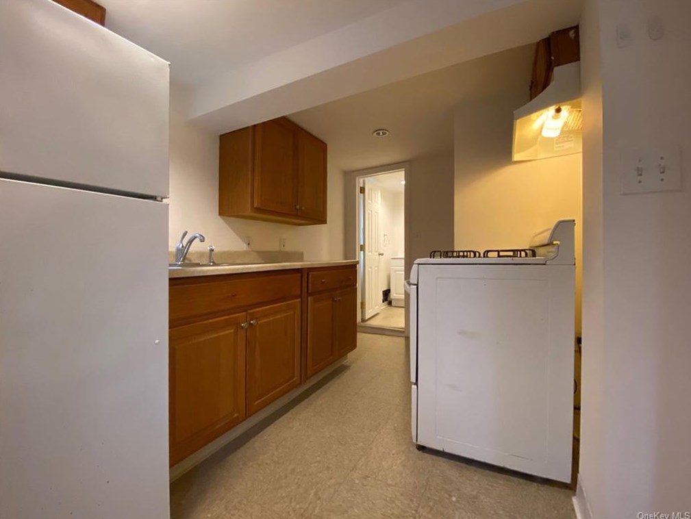 12 Grove St #c, Beacon, NY 12508