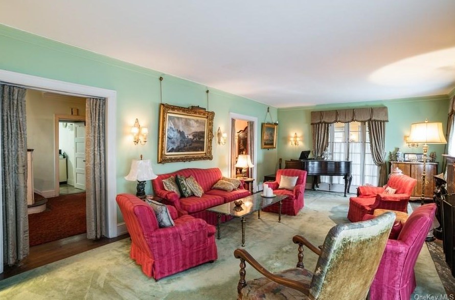 27 Berkeley Ave, Yonkers NY 10705-3712 exterior