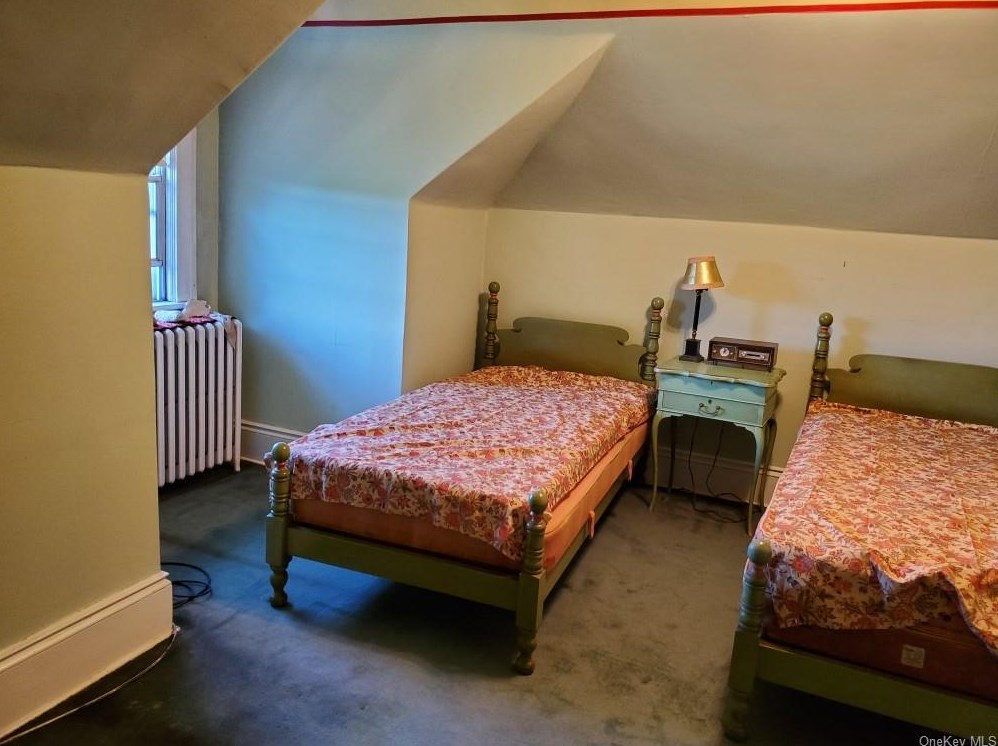 27 Berkeley Ave, Yonkers NY 10705-3712 exterior