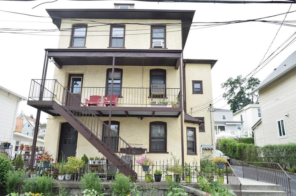 66 Maple St, Dobbs Ferry, NY 10522-4117