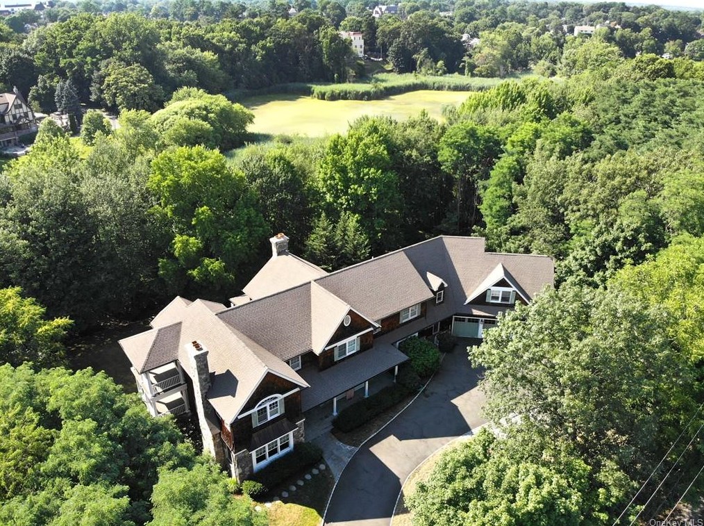 1000 Taylors Ln, Mamaroneck, NY 10543-4253