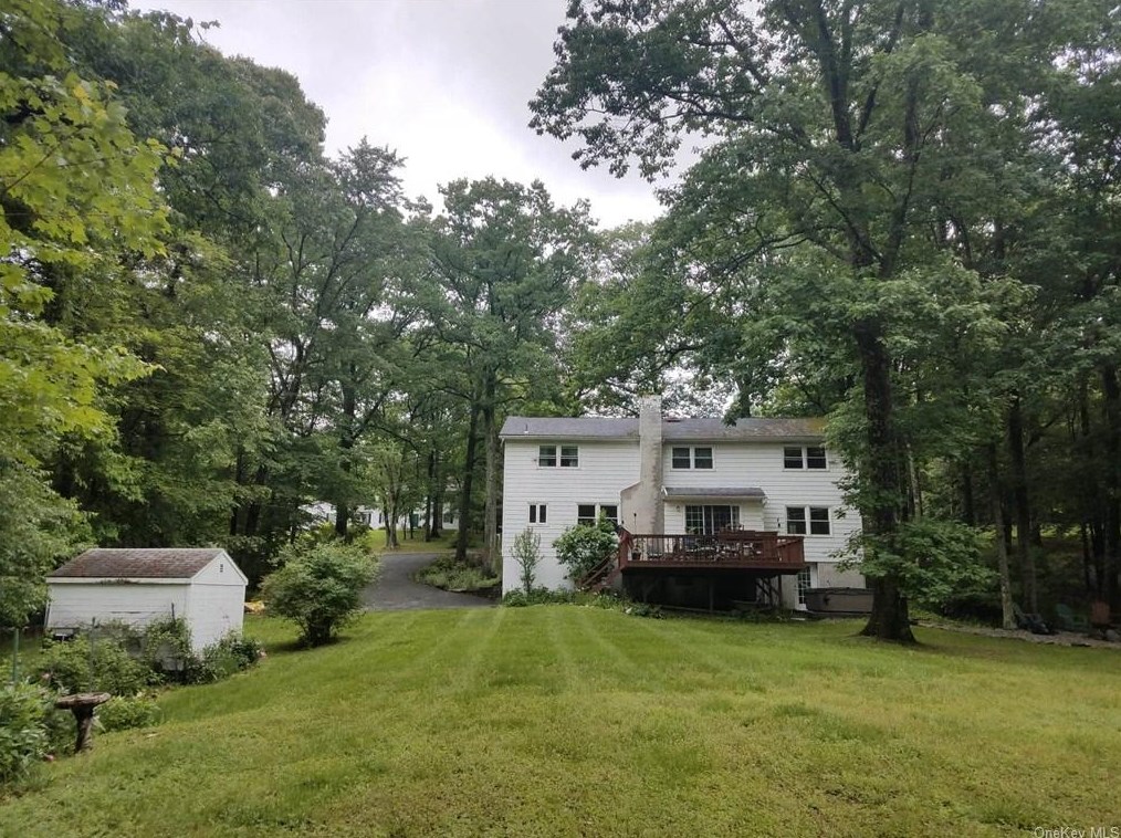 26 Innsbruck Blvd, East Fishkill, NY 12533-8316