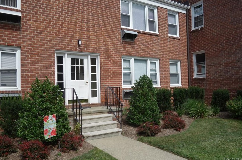 54 Manville Rd #4, Pleasantville, NY 10570