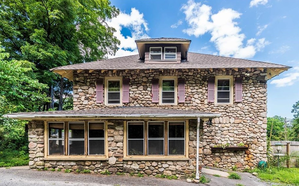 215 Sullivan St, Wurtsboro, NY 12790-7960