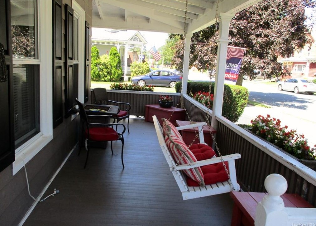 71 Ball St, Port Jervis, NY 12771-2524