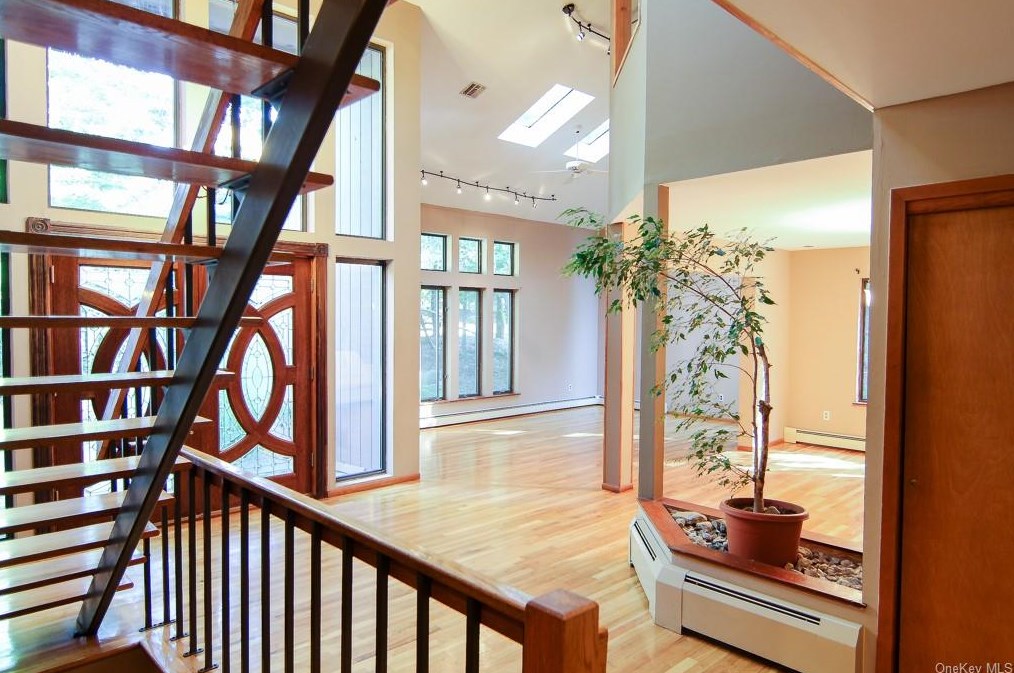 3 Opal Ct, Mount Ivy, NY 10970-2827
