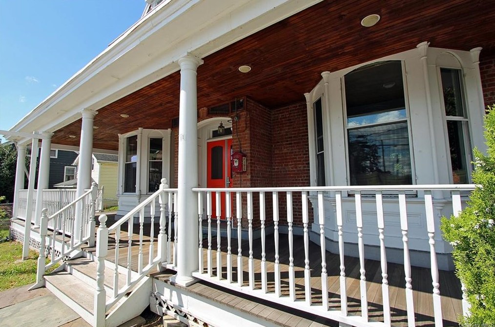 21 West St, Newburgh, NY 12550-4216