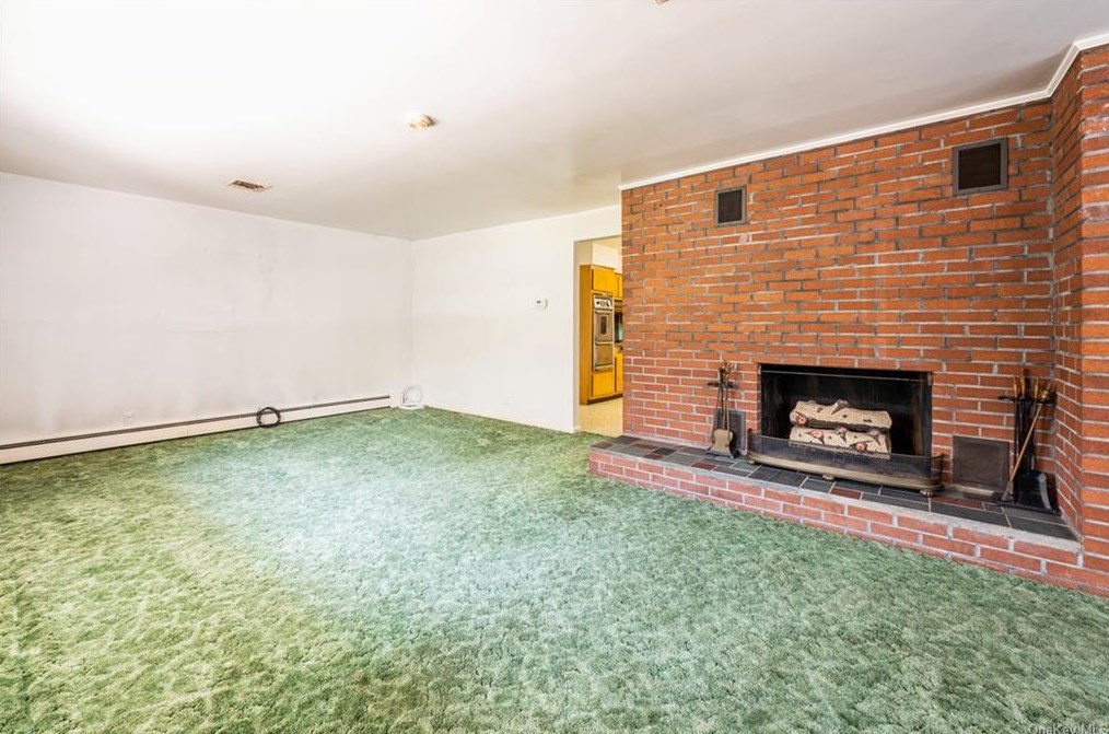 158 Princeton Dr, Hartsdale, NY 10530