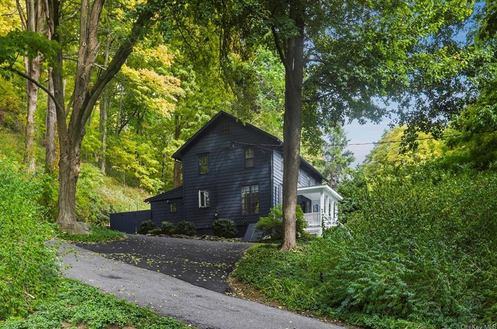 200 Pound Ridge Rd, Bedford, NY 10506