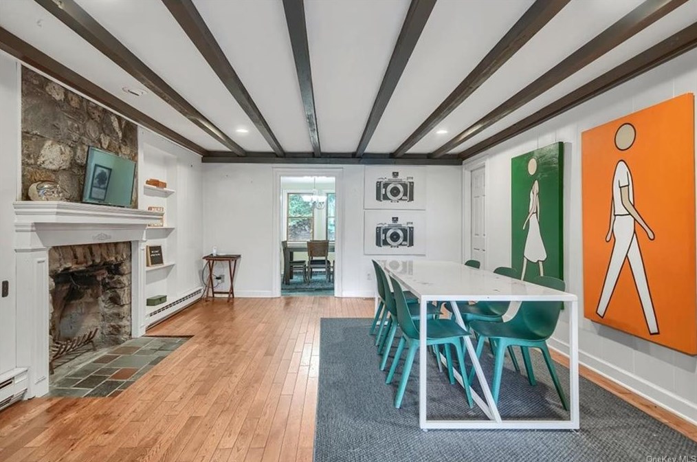 29 Glenacom Rd, Mahopac, NY 10541