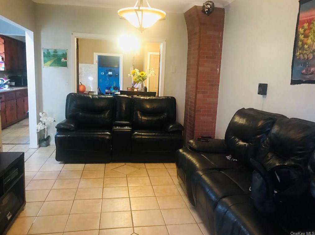 2056 Haviland Ave, Bronx, NY 10472