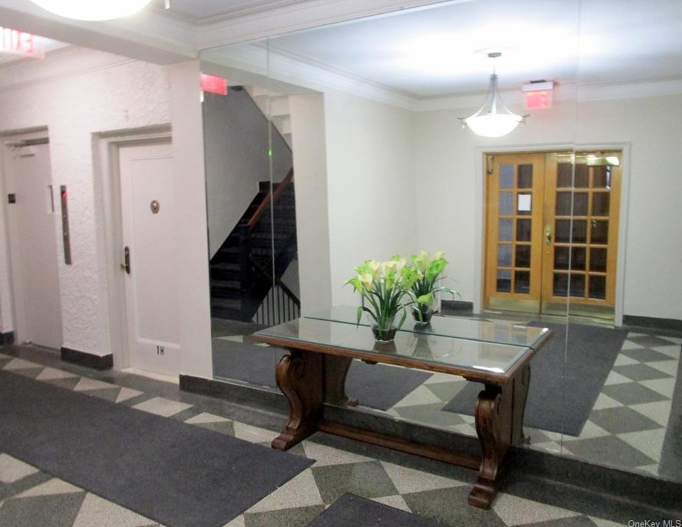 45 Pondfield Rd, Yonkers, NY 10708-2955