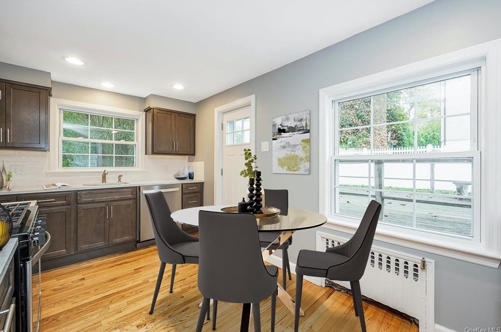 132 Longvue Ter, Yonkers, NY 10710-3049