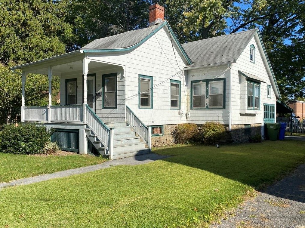 30 Montgomery St, Goshen, NY 10924-1515