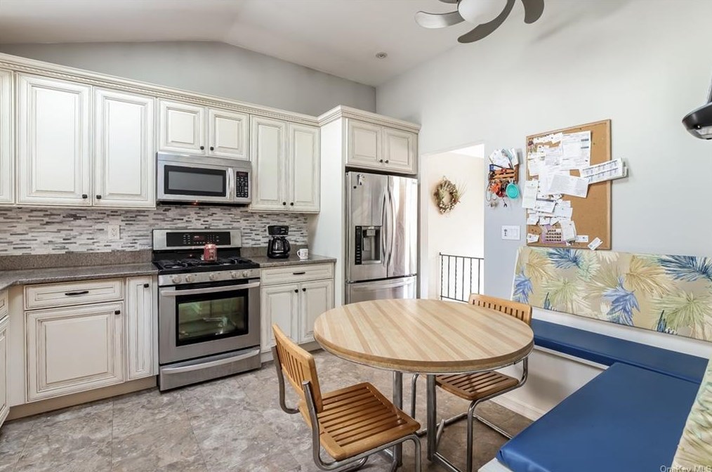 17 Willow Ln, Irvington On Hudson NY  exterior