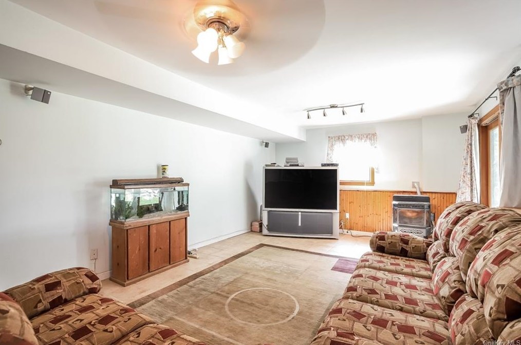 17 Willow Ln, Irvington On Hudson NY  exterior