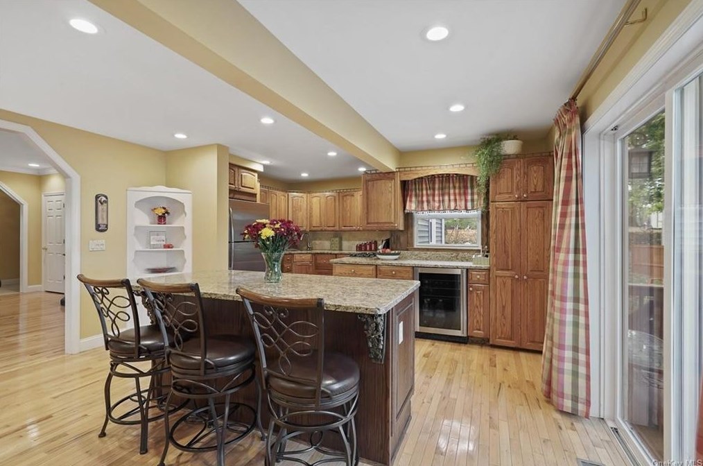 136 Townsend Rd, East Fishkill, NY 12533-6665