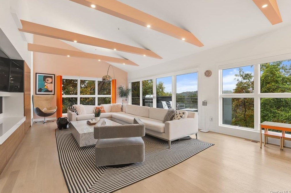 80 Donald Dr, Yonkers NY  10706-3621 exterior