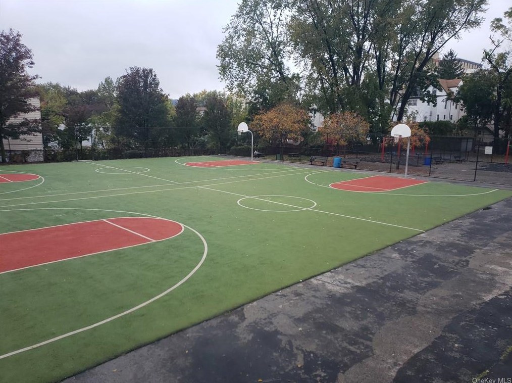 116 Livingston Ave, Yonkers NY 10705-1992 exterior