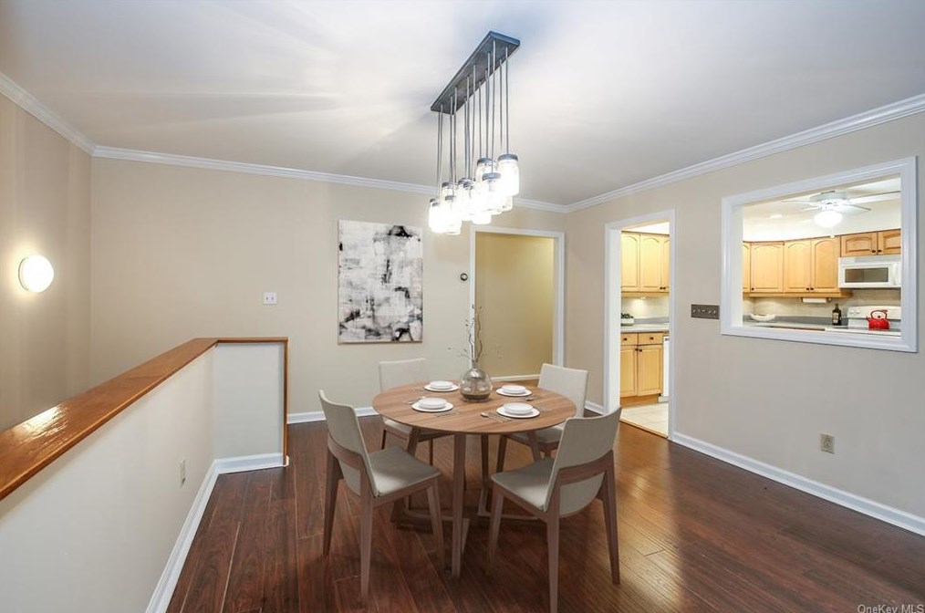 59 Coachlight Sq, Montrose, NY 10548-1245