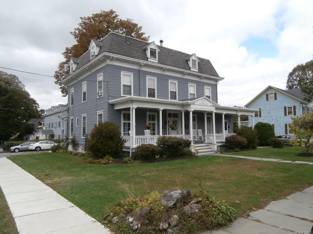 26 Oakland Ave #3r, Warwick, NY 10990