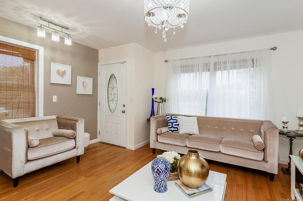 74 Touissant Ave, Yonkers, NY 10710-5425
