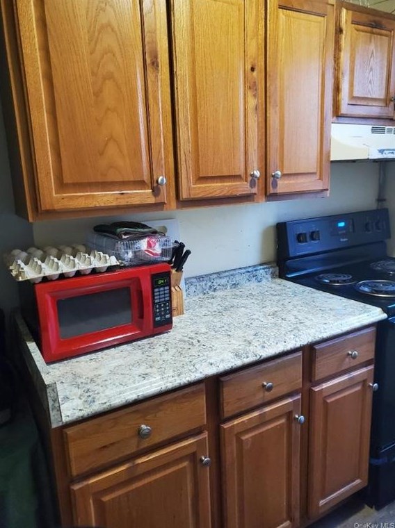 9 West St, Newburgh, NY 12550-4216