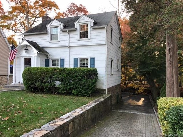 9 Brynwood Rd, Yonkers, NY 10701-5209
