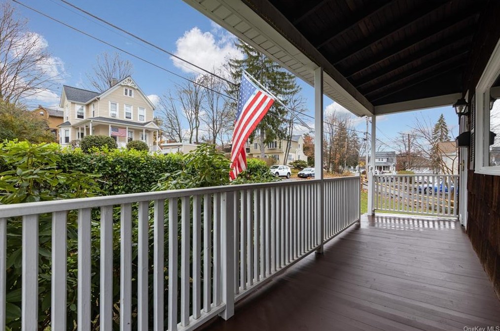 24 Serven St, Chestnut Ridge, NY 10965-2256