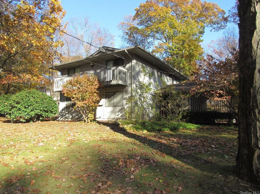 5 Baltsas Rd, Newburgh, NY 12550-8806