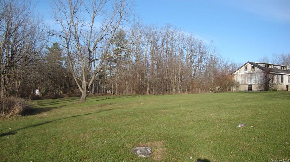 3232 Gomer St, Yorktown Hgts, NY 10598
