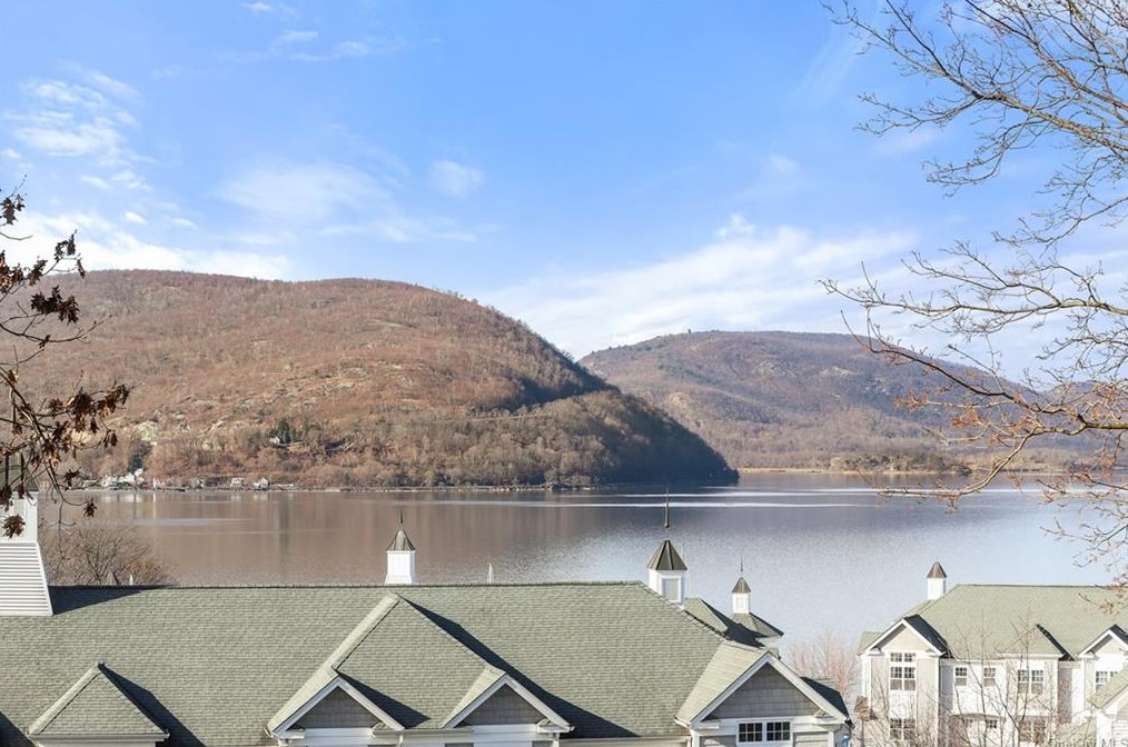 227 Highridge Ct, Peekskill NY 10566-4448 exterior