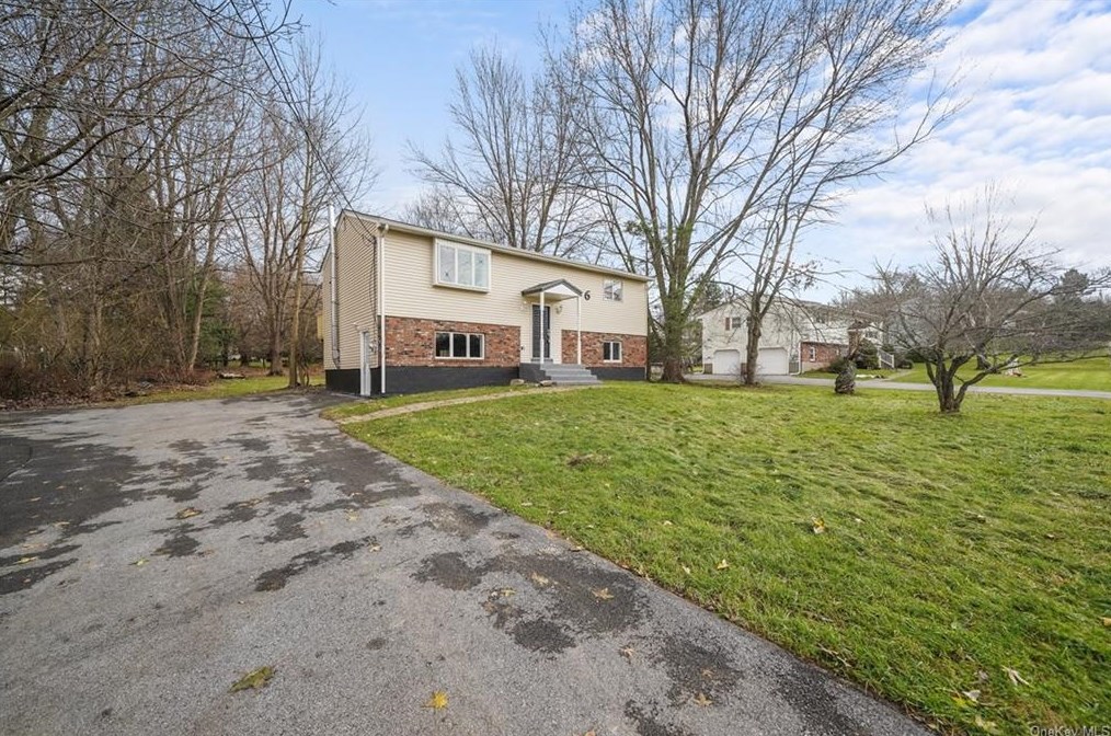 6 Peter Bush Dr, Monroe, NY 10950-3012