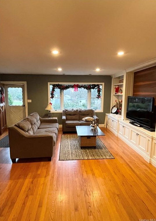 24 Barnett Rd, Monroe, NY 10950-3904