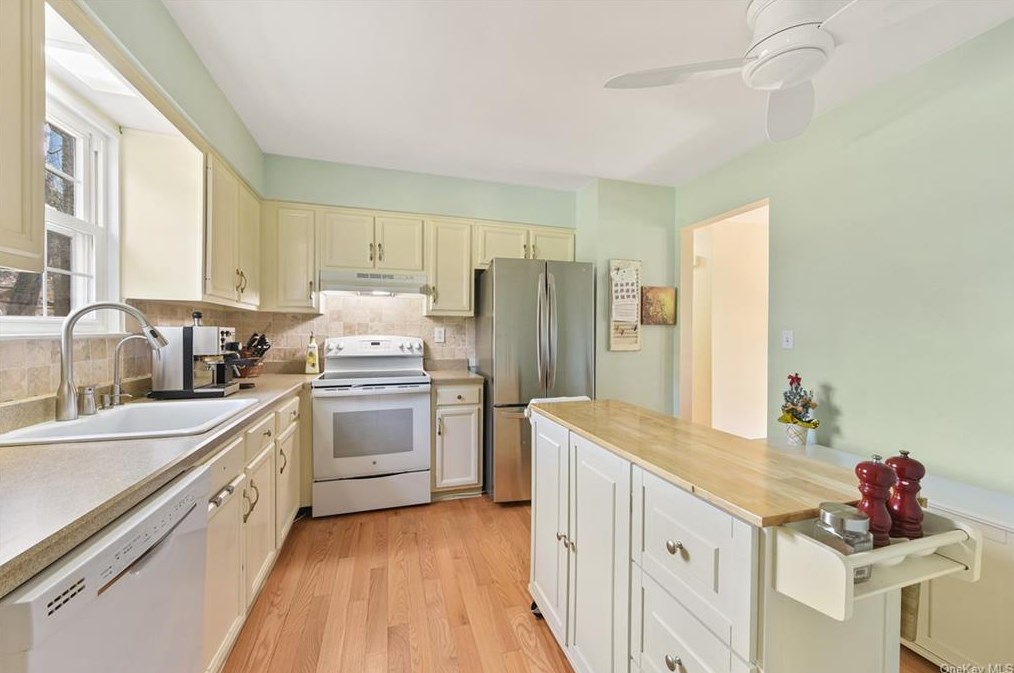 26 Lexington Dr, Croton On Hudson, NY 10520-2804