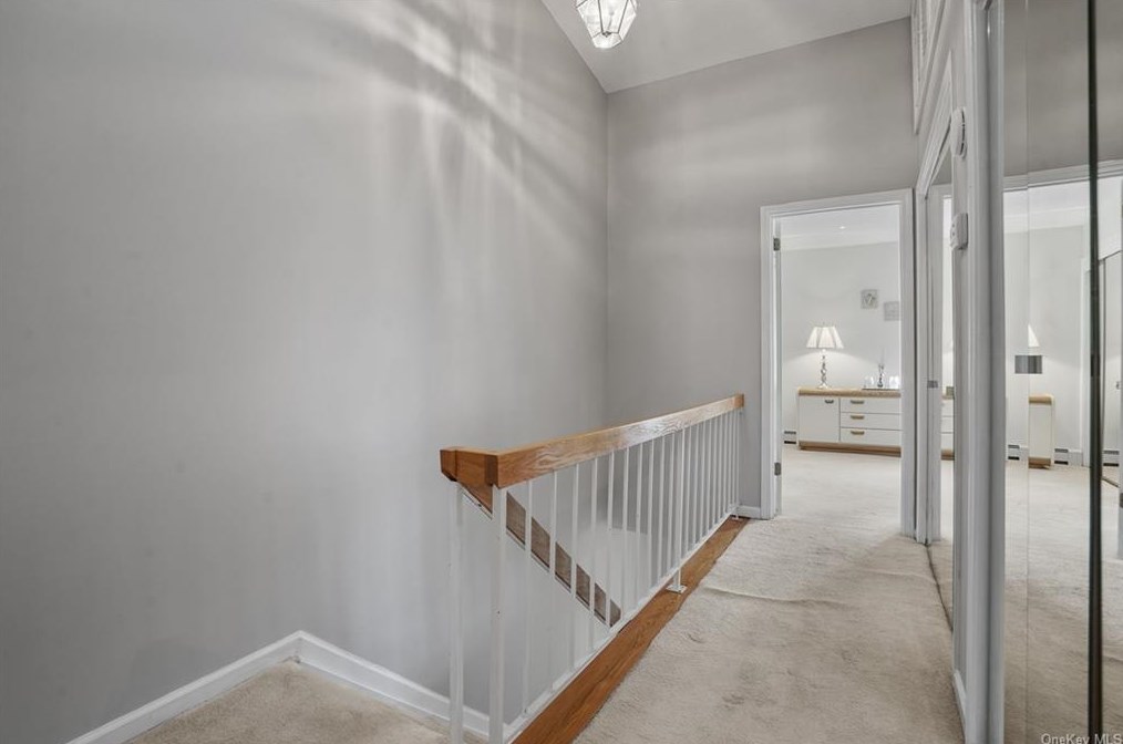 20 Elmwood Cir, Peekskill NY 10566-4953 exterior