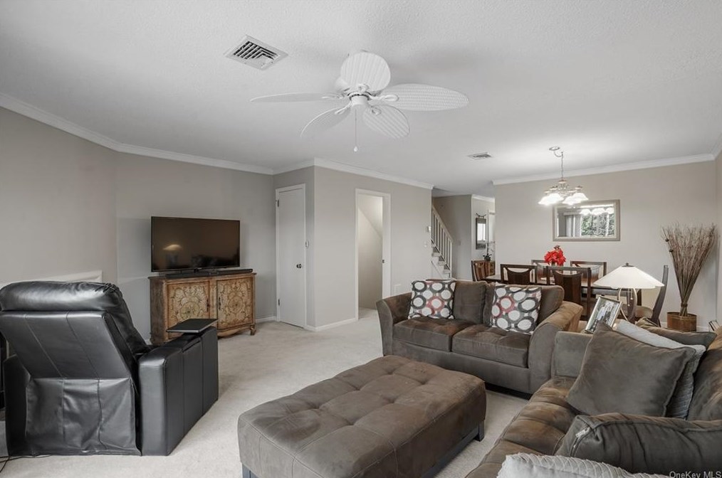 20 Elmwood Cir, Peekskill NY 10566-4953 exterior