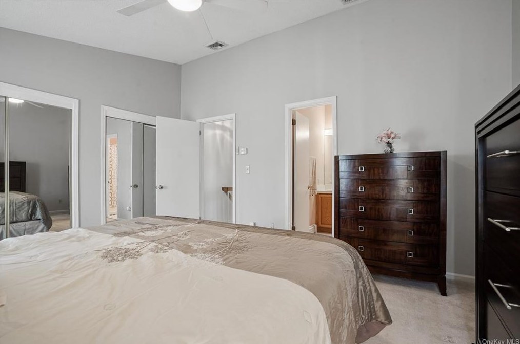 20 Elmwood Cir, Peekskill NY 10566-4953 exterior