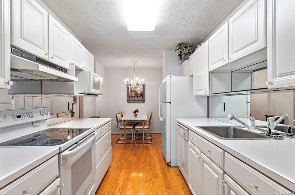 500 High Point Dr #713, Hartsdale, NY 10530