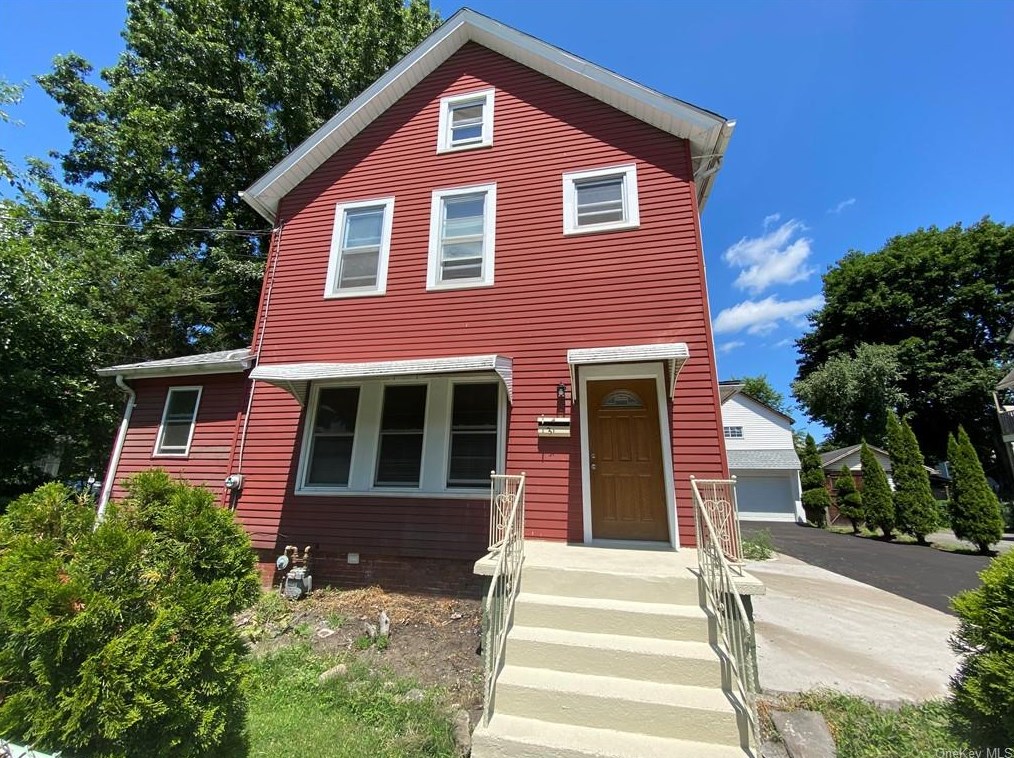 34 Franklin St, Port Jervis, NY 12771-2537