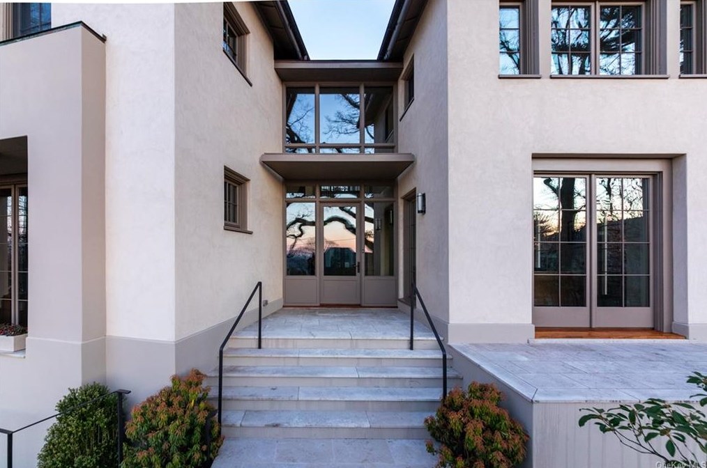 142 Bellair Dr, Dobbs Ferry, NY 10522-3504