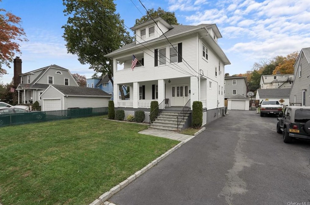 68 Lynton Pl, White Plains, NY 10606